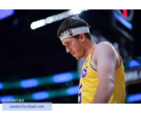 里夫斯常规赛报销检查失误致重伤或错失2.41亿顶薪 里夫斯常规赛报销检查失误致重伤或错失2.41亿顶薪